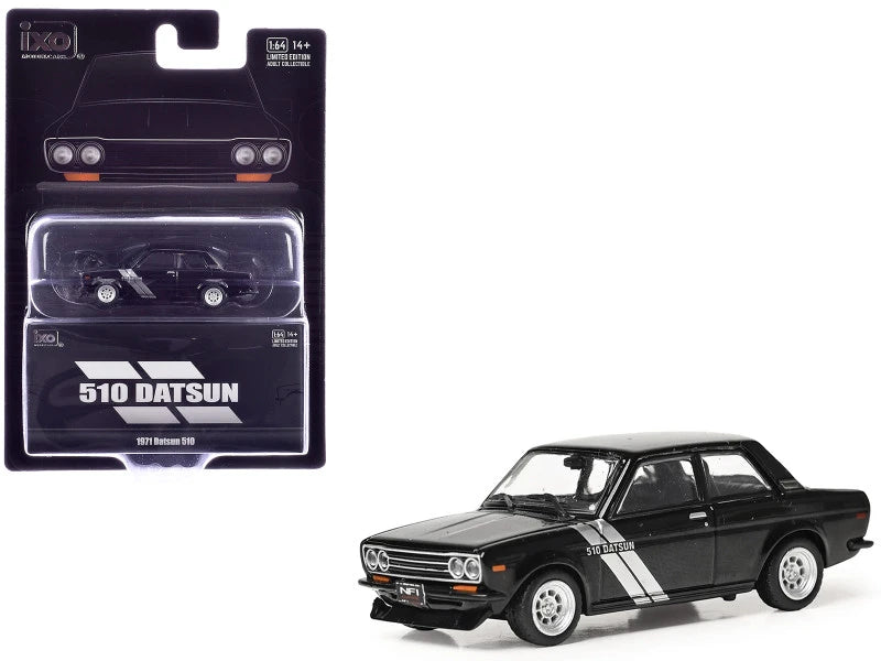 IXO America 1:64 1971 Datsun 510 – Black avec Silver Stripes – U64RDC005-JC