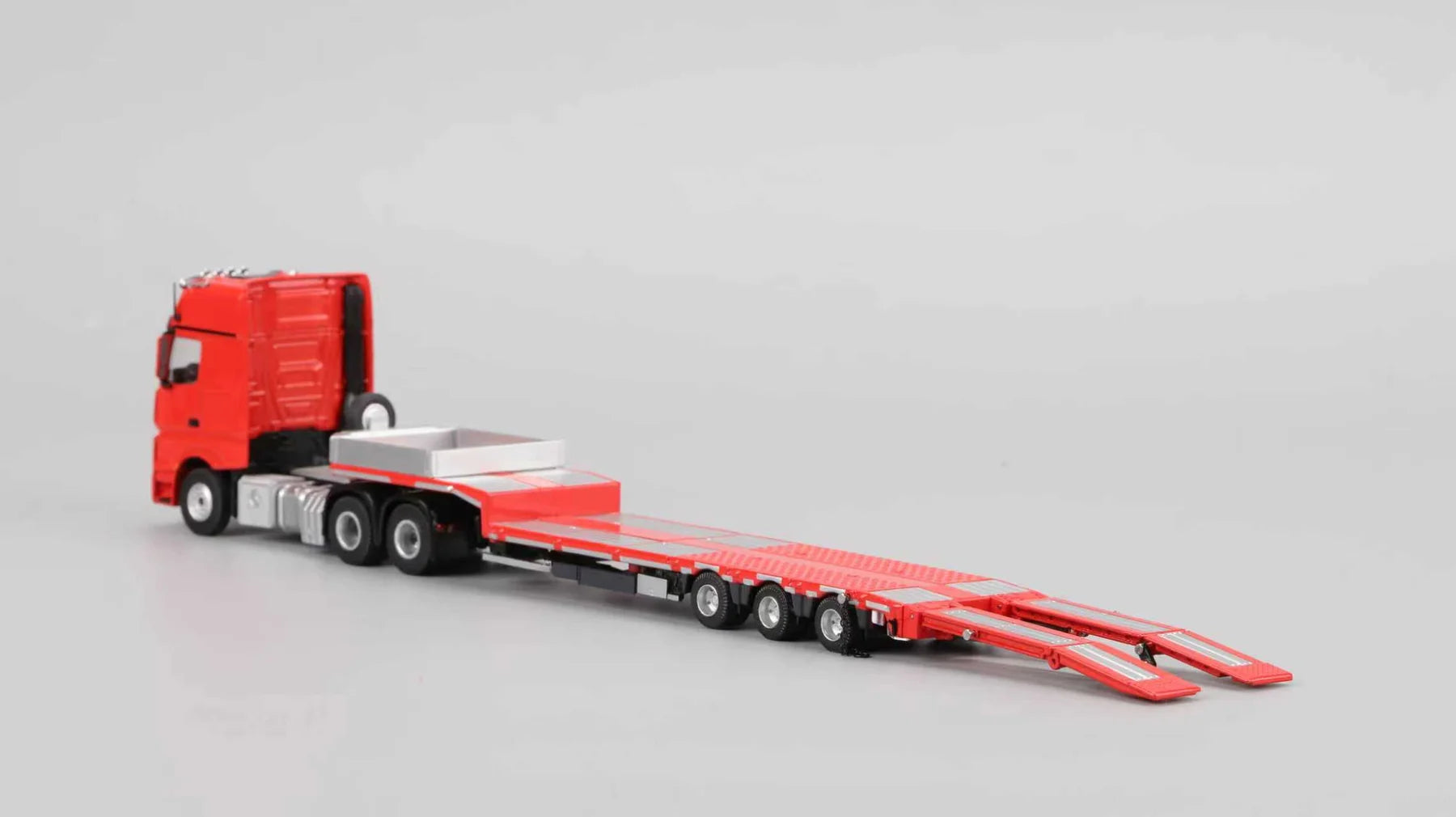 Perka 1:64 Mercedes-Benz Remorque porte-voiture rouge BJ-09