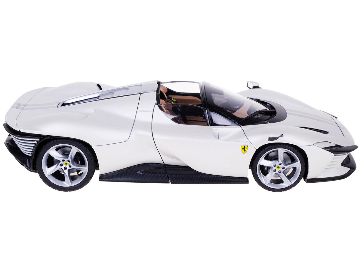 Bburago 1:18 Ferrari Daytona SP3 – White – Signature Series 18-16912WH