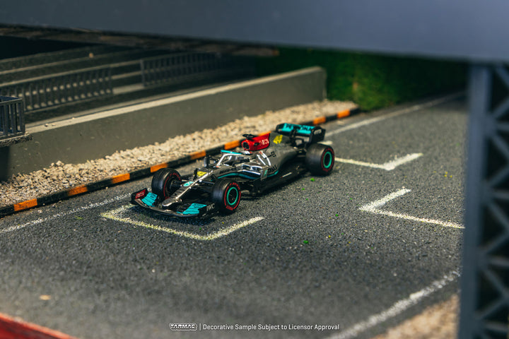 Tarmac Works 1:64-Mercedes-AMG F1 W12 E Performance T64G-F037-LV