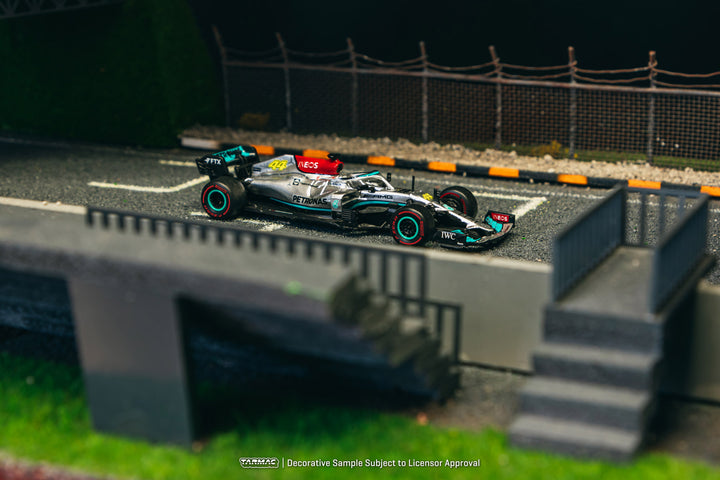Tarmac Works 1:64-Mercedes-AMG F1 W12 E Performance T64G-F037-LV