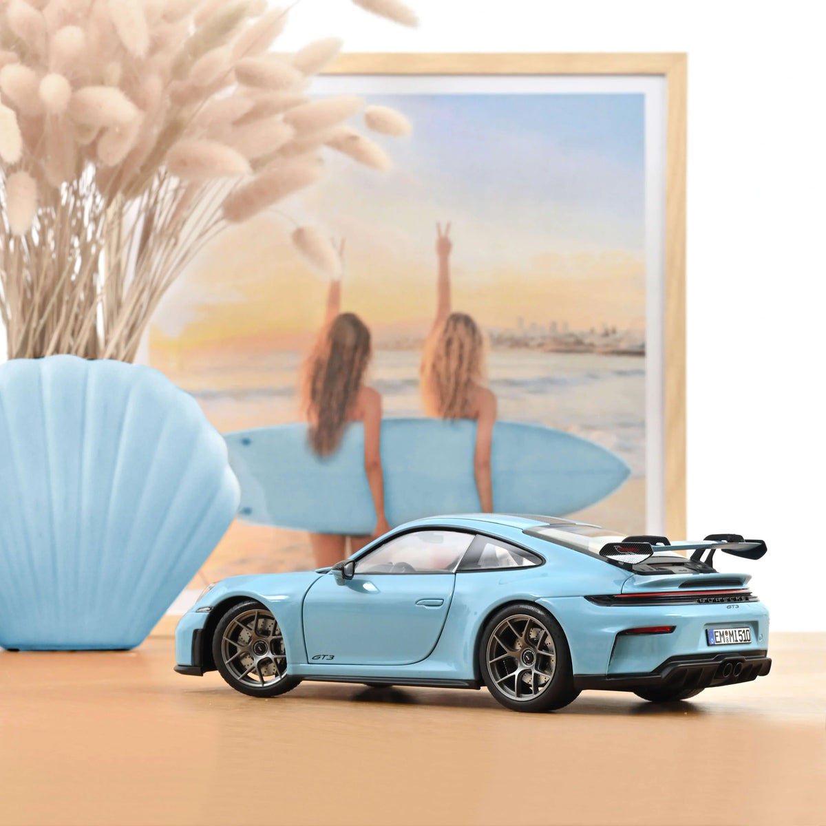 Norev 1:18 Porsche 911 GT3 2025 avec Pack Weissach – Gulf Blue – 187000