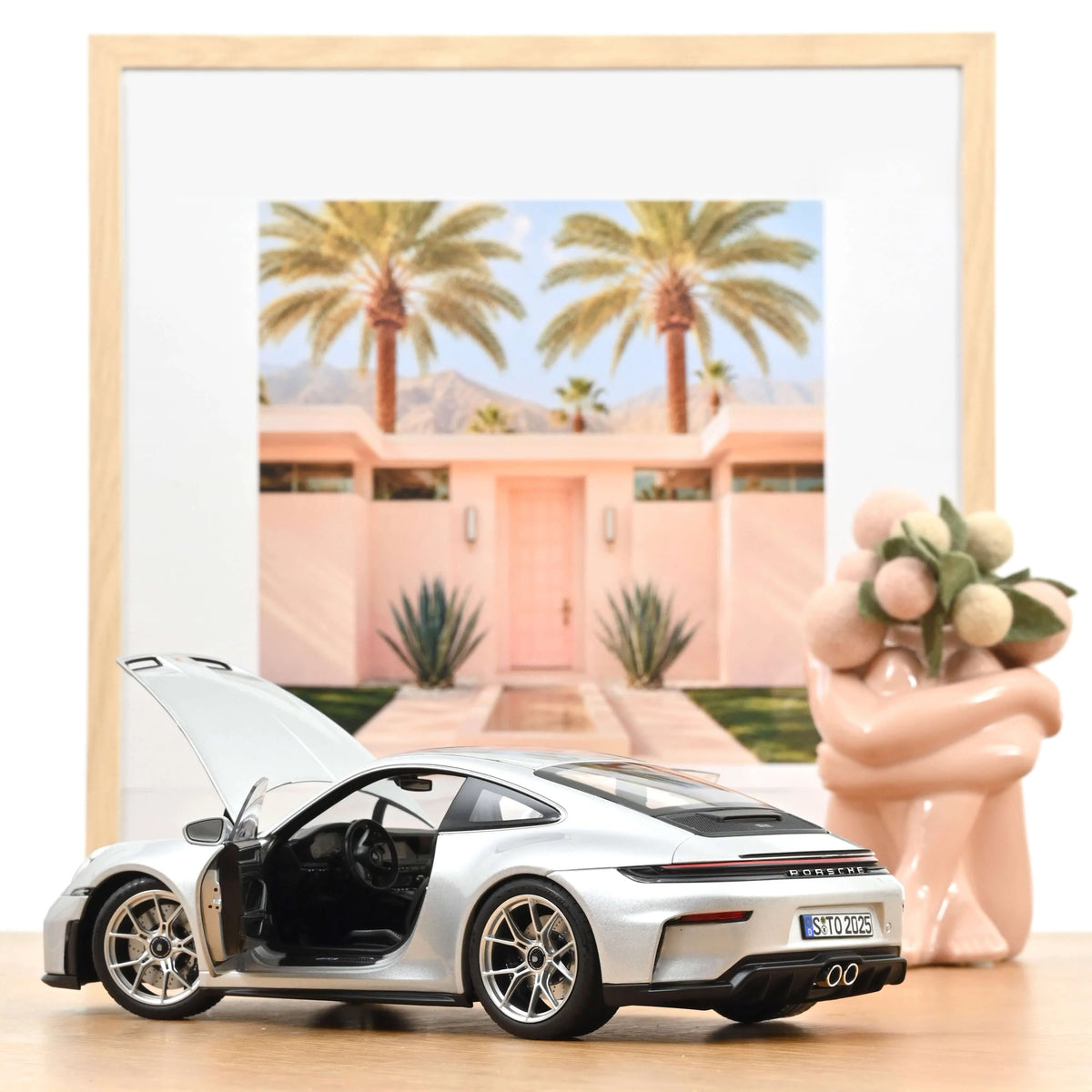 Norev 1:18 Porsche 911 GT3 Touring Package 2025 – GT Silver Metallic – 187002