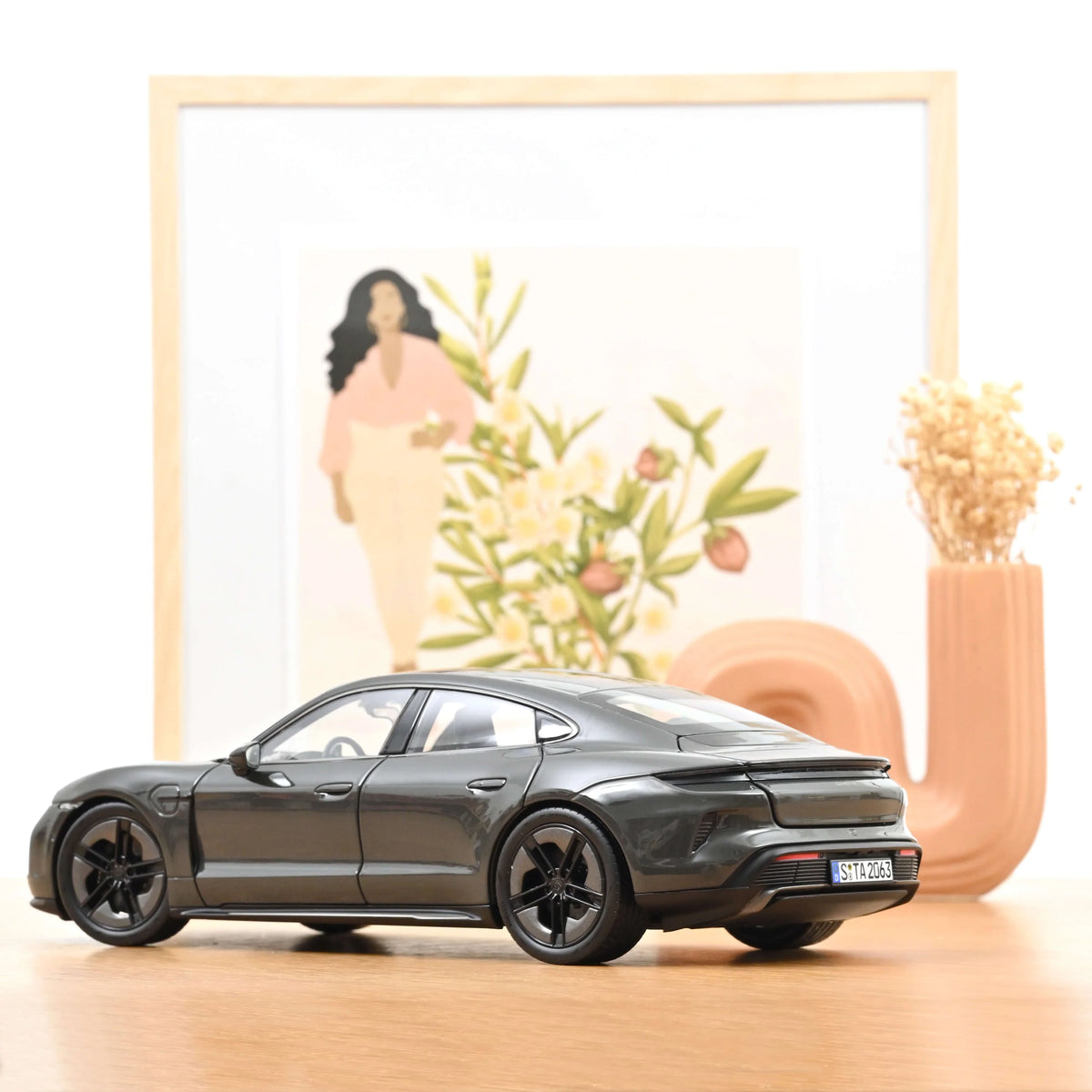 Norev 1:18 Porsche Taycan Turbo S 2024 – Gris Ardoise Neo – 187654