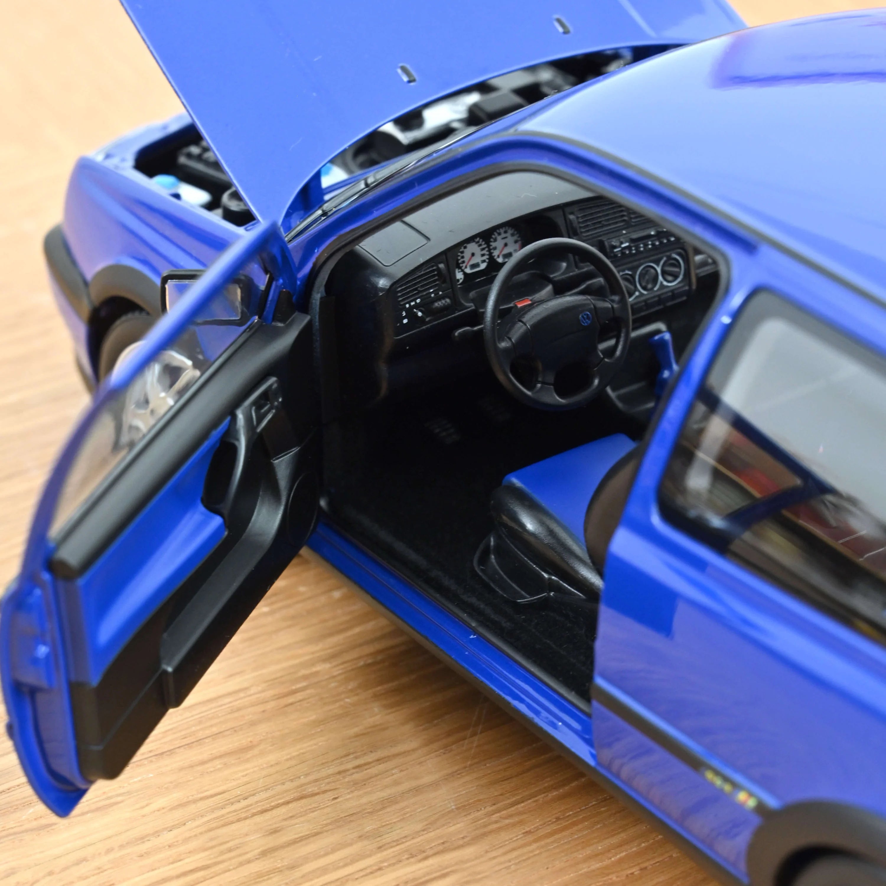 VW Golf GTI Color Concept 1994 Bleu Jazz1:18 – Norev 188506