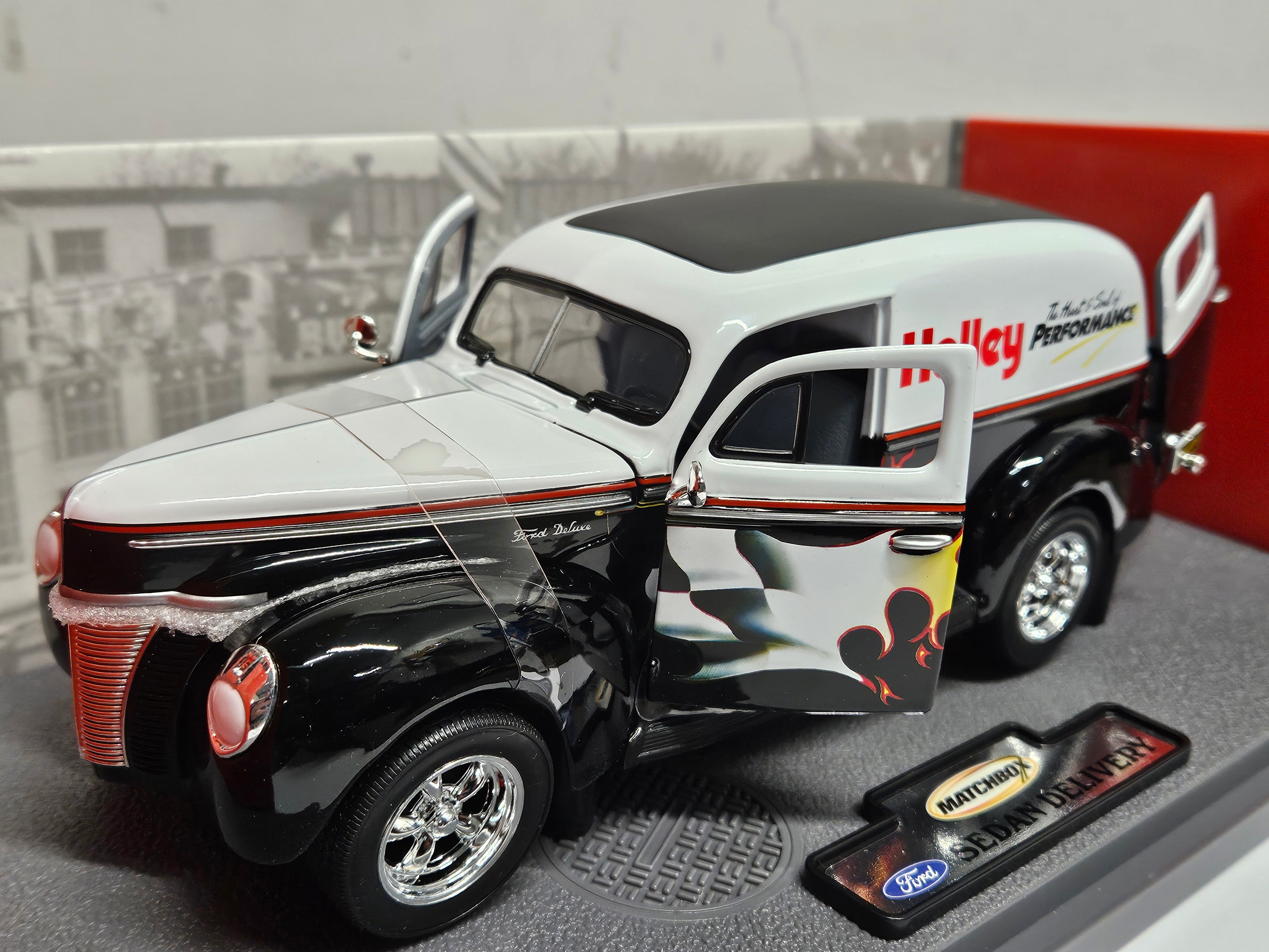 Holley Performance, 1940 Ford Sedan Delivery (Échelle-Scale 1:24)