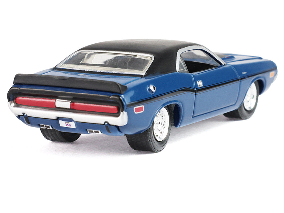 Dodge Challenger 1970 bleu avec toit noir America 250 Edition Anniversary Collection Series 18 GreenLight 1:64 – GL28180-A