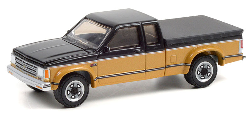 1990 Chevrolet S10 with Tonneau Cover - GL35200-E