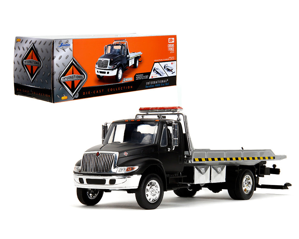 International DuraStar 4400 Flat Bed (Matte Black)