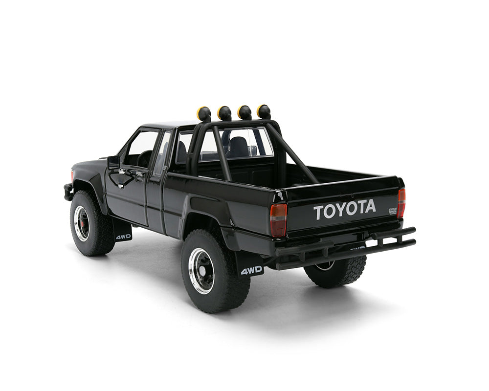 (PRE-ORDER ETE-SUMMER 2026) 1985 Toyota SR5 Pickup and Marty’s Skateboard – Back To The Future