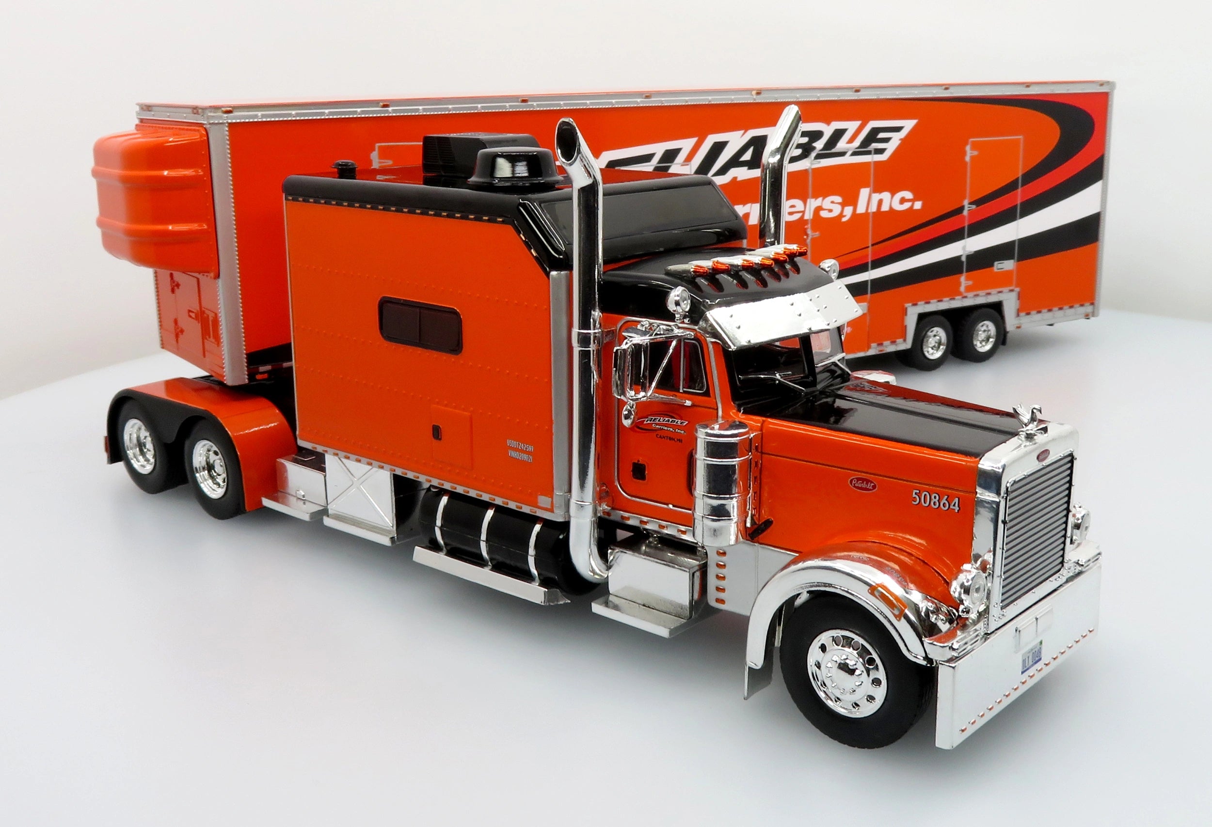 Peterbilt 379 w/ Car Carrier Trailer: Reliable Carriers