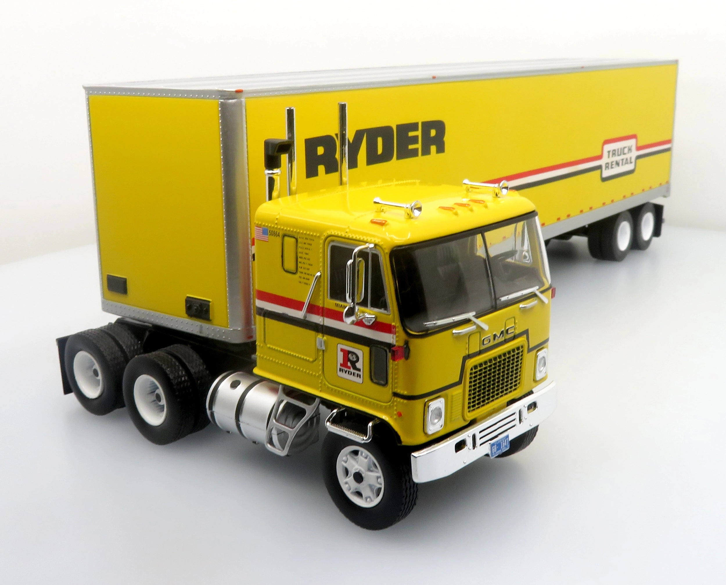 1970 GMC Astro 95 Tractor & Trailer 1:43 Ryder Truck Rental Iconic Replicas 43-0662