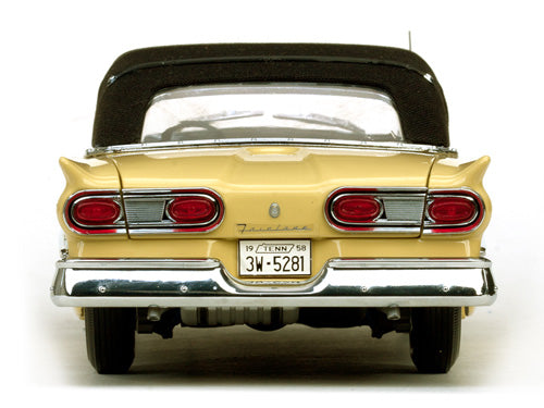 1958 Ford Fairlane 500 Closed Convertible in SunGold w/Black Top *See Note-Voir Note
