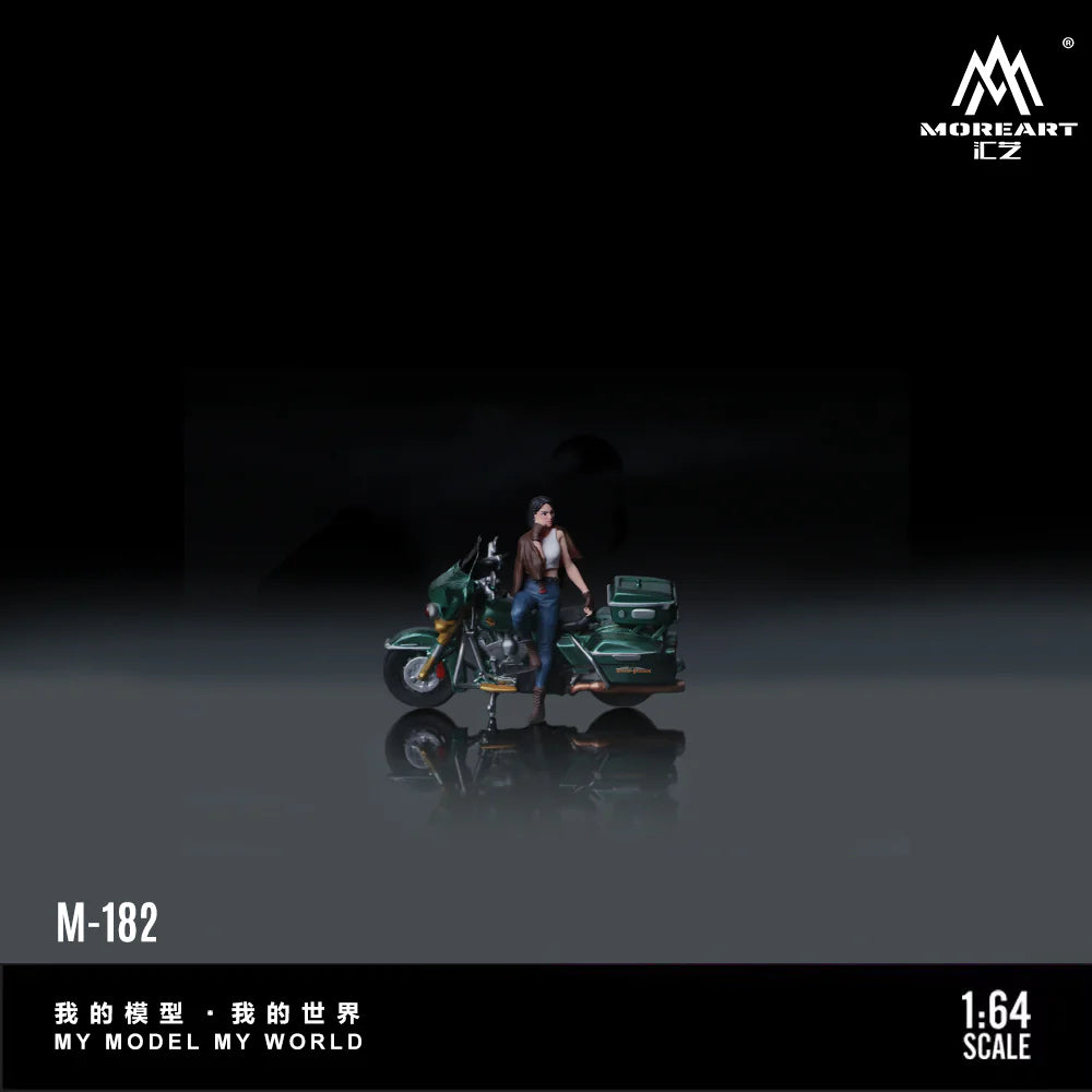 MoreArt 1:64 Harley Cruise avec femme en tenue denim – MO222182