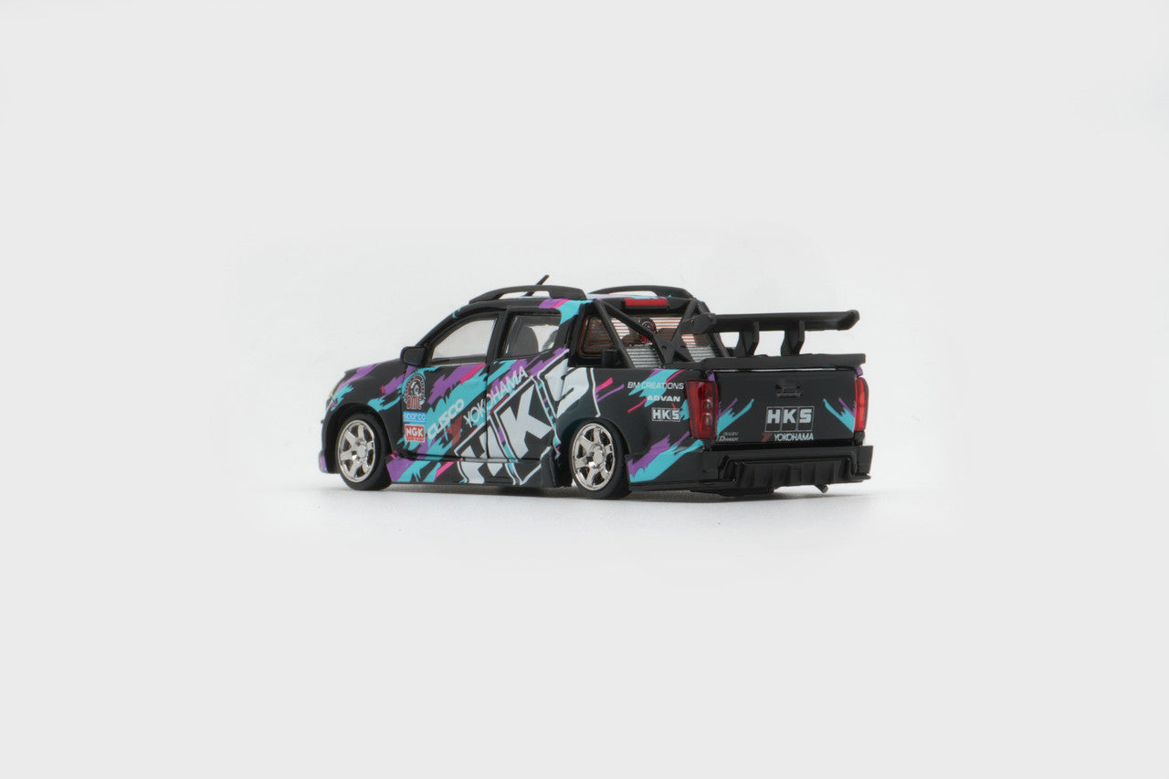 BM CREATIONS 1/64 - Isuzu D-Max 2018 - Low Rider HKS (RHD) - "TDE 2025" - 64B0463