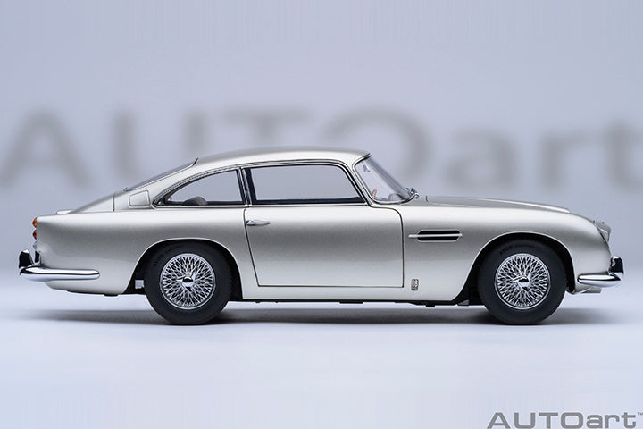 ASTON MARTIN DB5 (BIRCH SILVER)