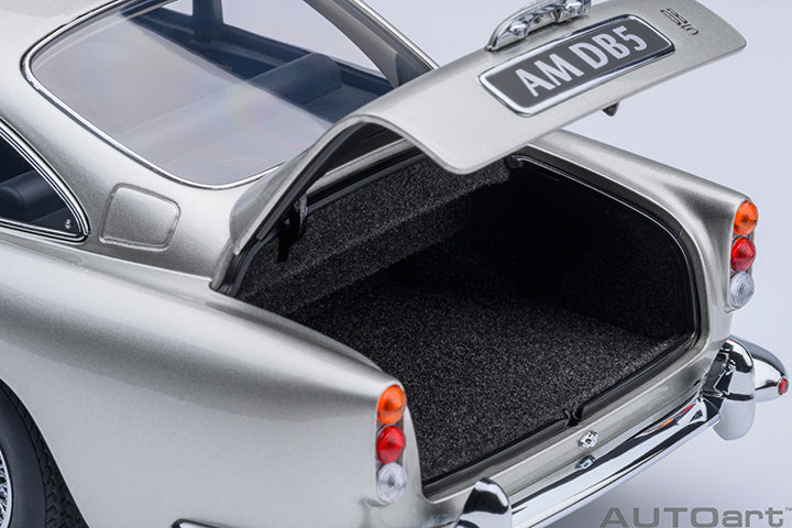 ASTON MARTIN DB5 (BIRCH SILVER)