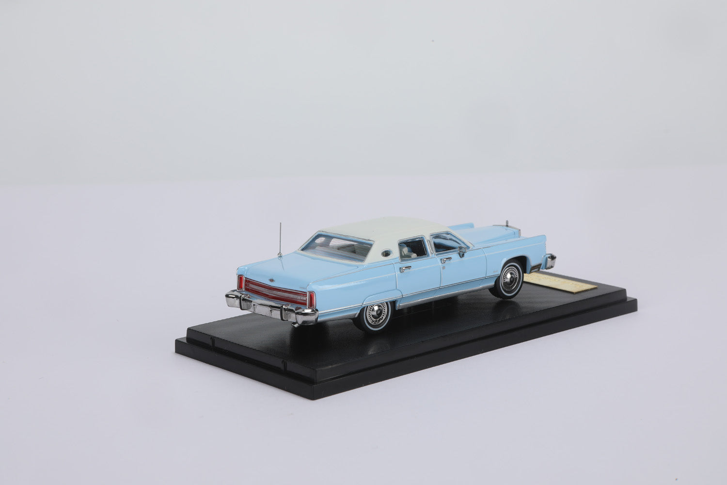 1979 Lincoln Continental Town Car – Wedgewood Blue