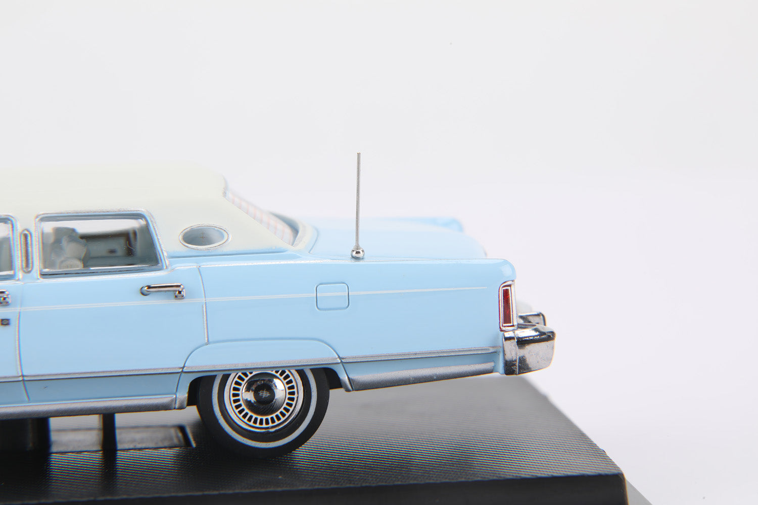 1979 Lincoln Continental Town Car – Wedgewood Blue