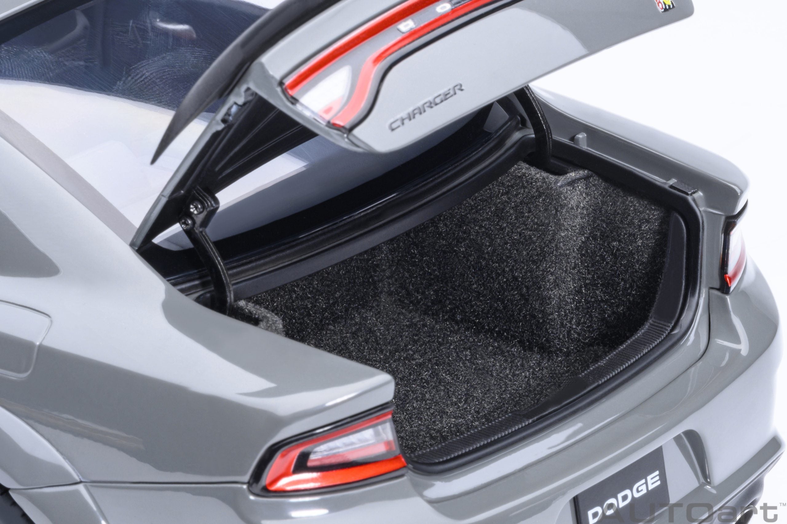 AutoArt 1:18- Dodge Charger Scat Pack Widebody (Destroyer Grey) AA71756