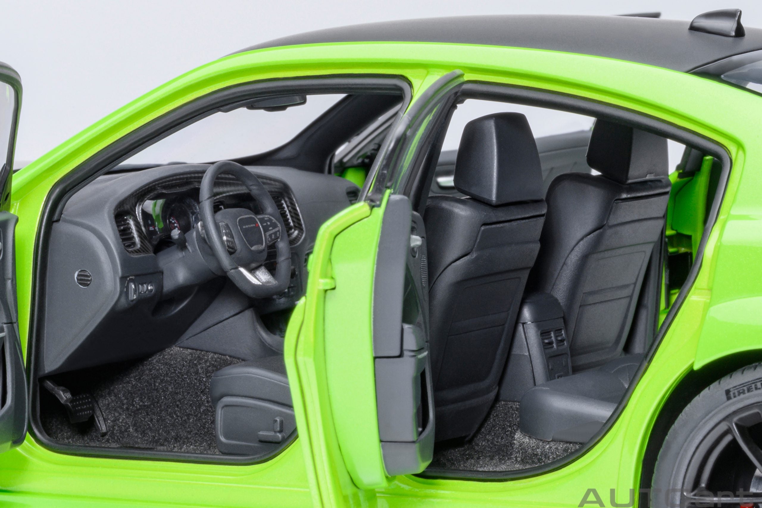 AutoArt 1:18- Dodge Charger Scat Pack Widebody (Sublime) AA71758