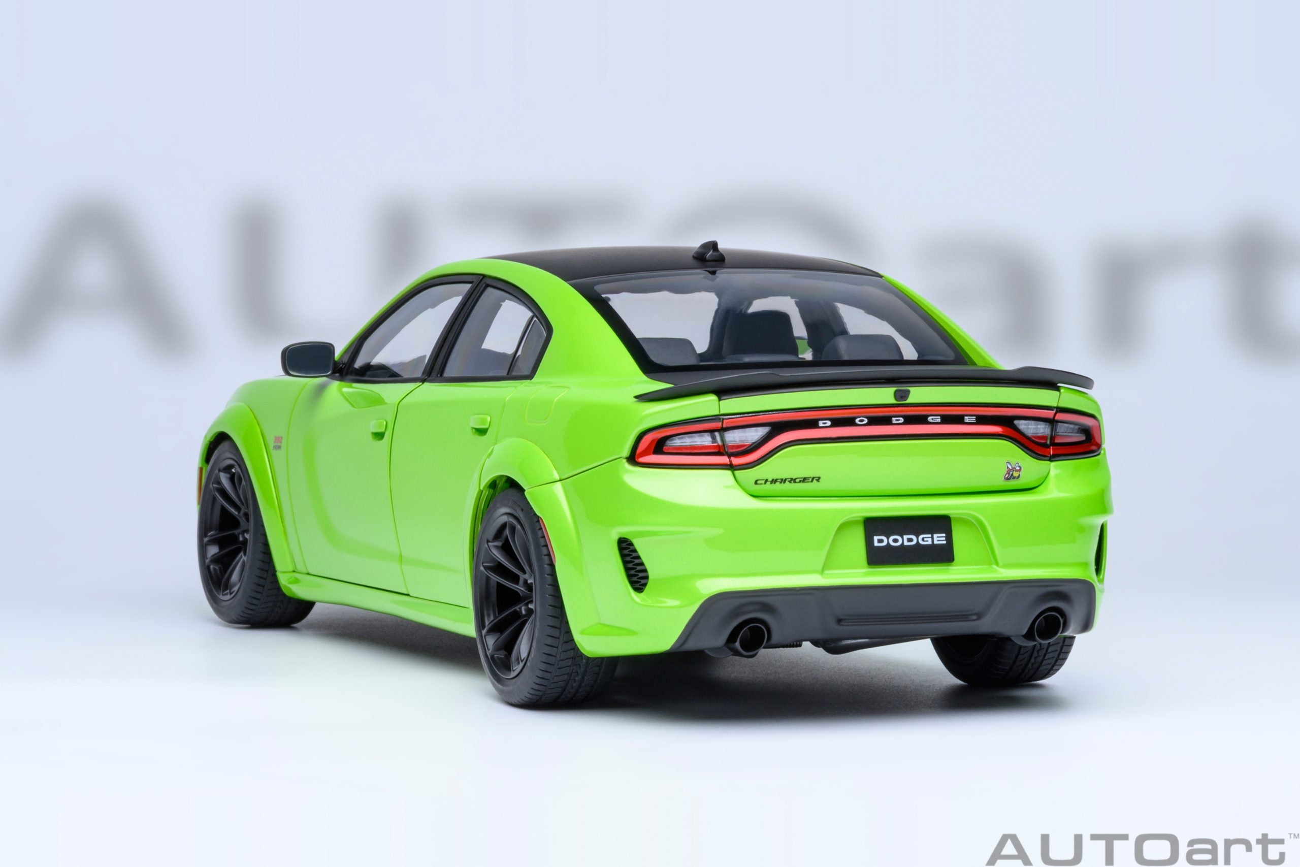 AutoArt 1:18- Dodge Charger Scat Pack Widebody (Sublime) AA71758
