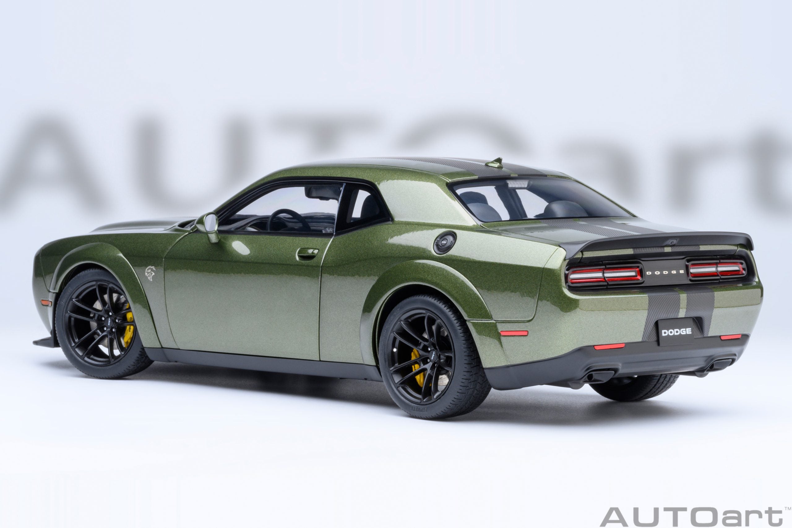 AutoArt 1:18- Dodge Challenger SRT Jailbreak 2022 (F8 Green) AA71761