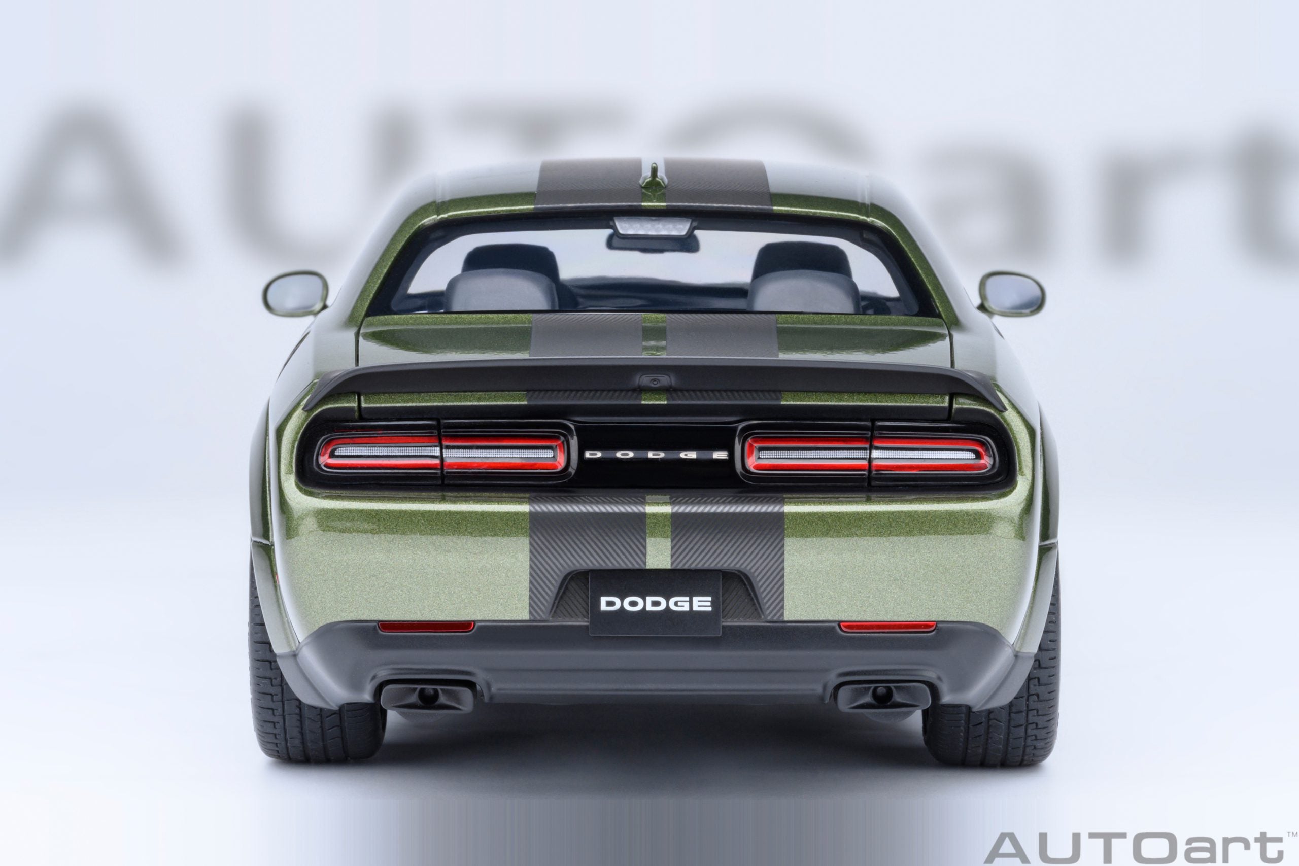 AutoArt 1:18- Dodge Challenger SRT Jailbreak 2022 (F8 Green) AA71761