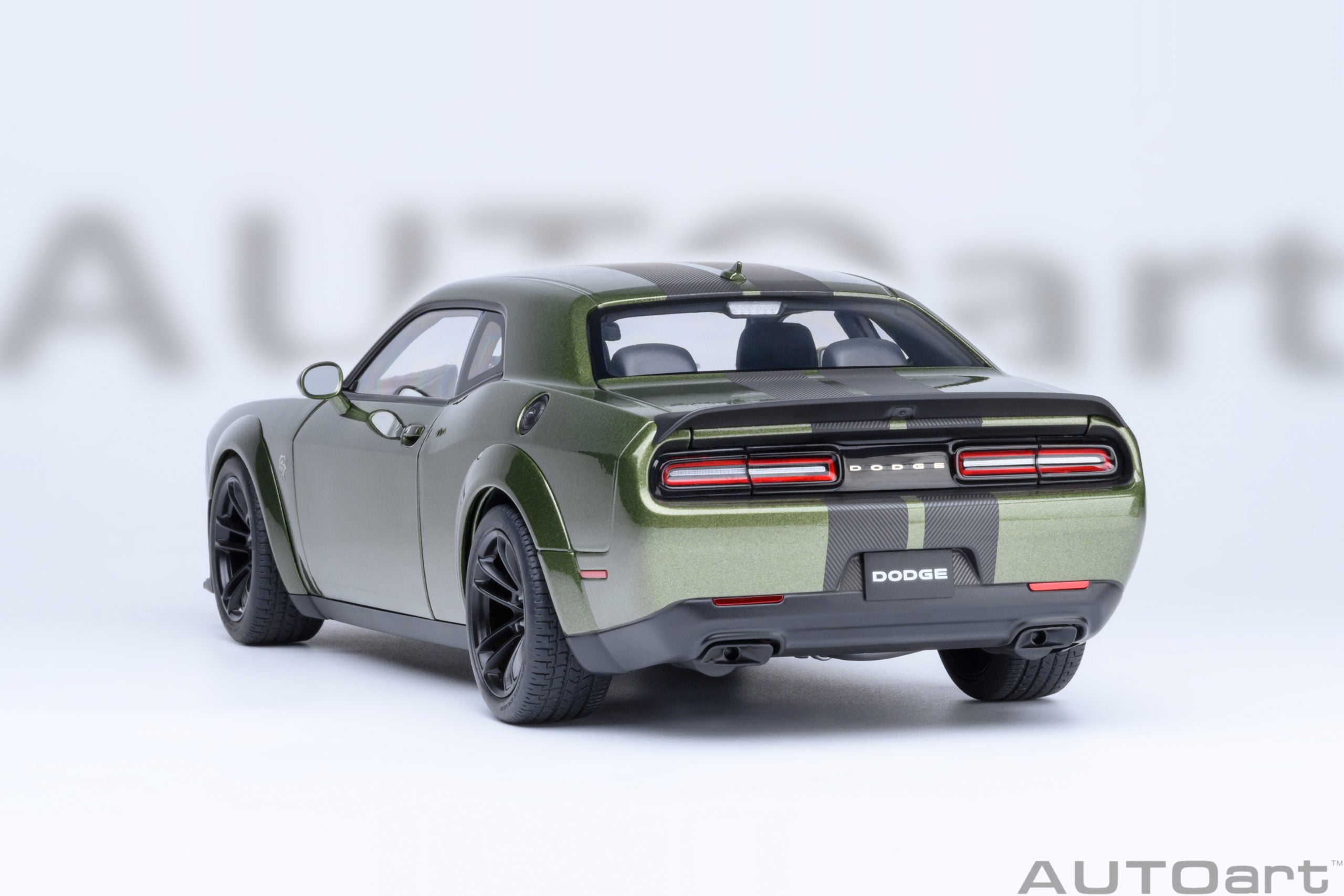 AutoArt 1:18- Dodge Challenger SRT Jailbreak 2022 (F8 Green) AA71761