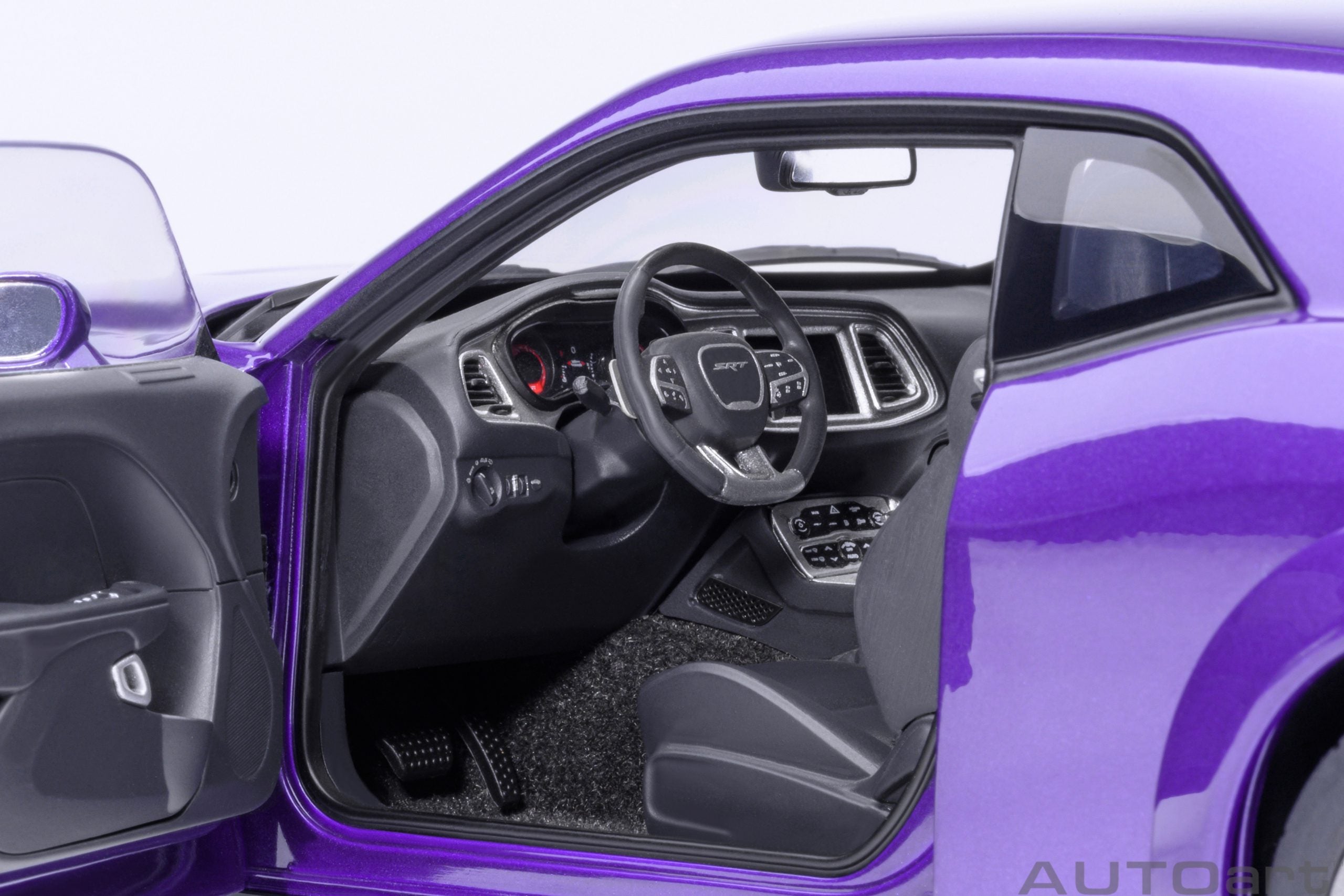 AutoArt 1:18-Dodge Challenger SRT Superstock 2023 (Plum Crazy) AA71768
