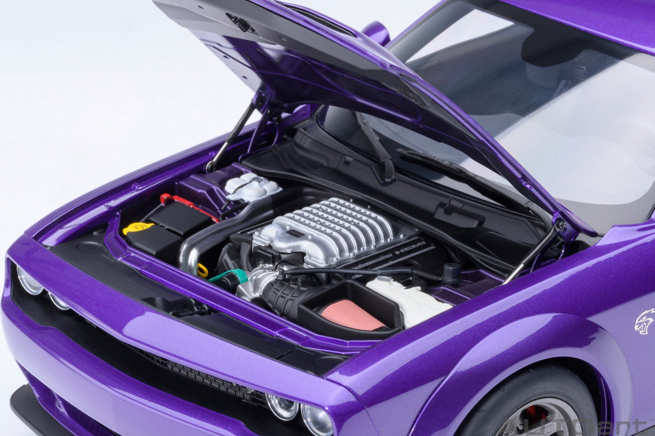 AutoArt 1:18-Dodge Challenger SRT Superstock 2023 (Plum Crazy) AA71768