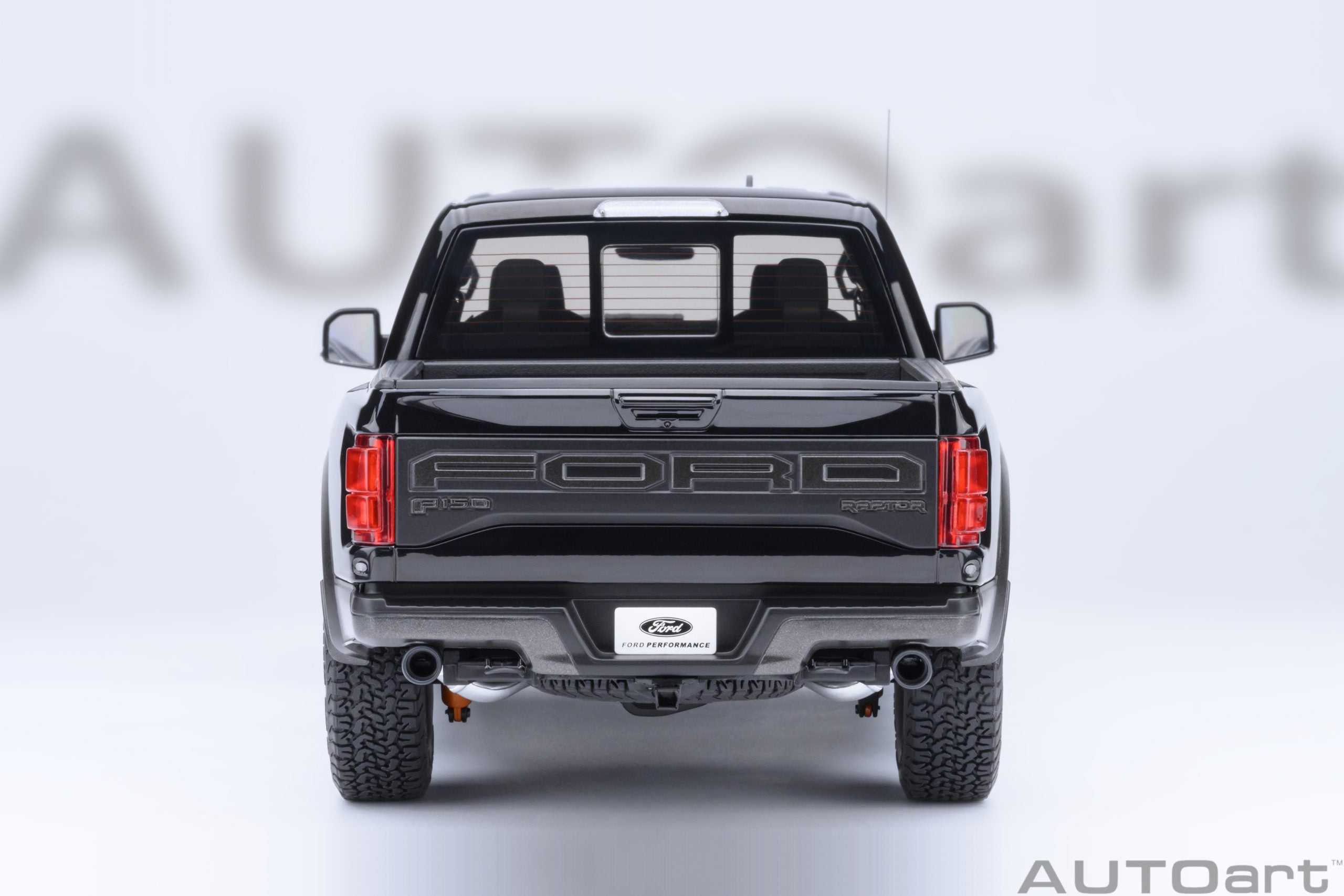 AutoArt 1:18-Ford F-150 Raptor Supercrew 2019 (Agate Black) AA72947