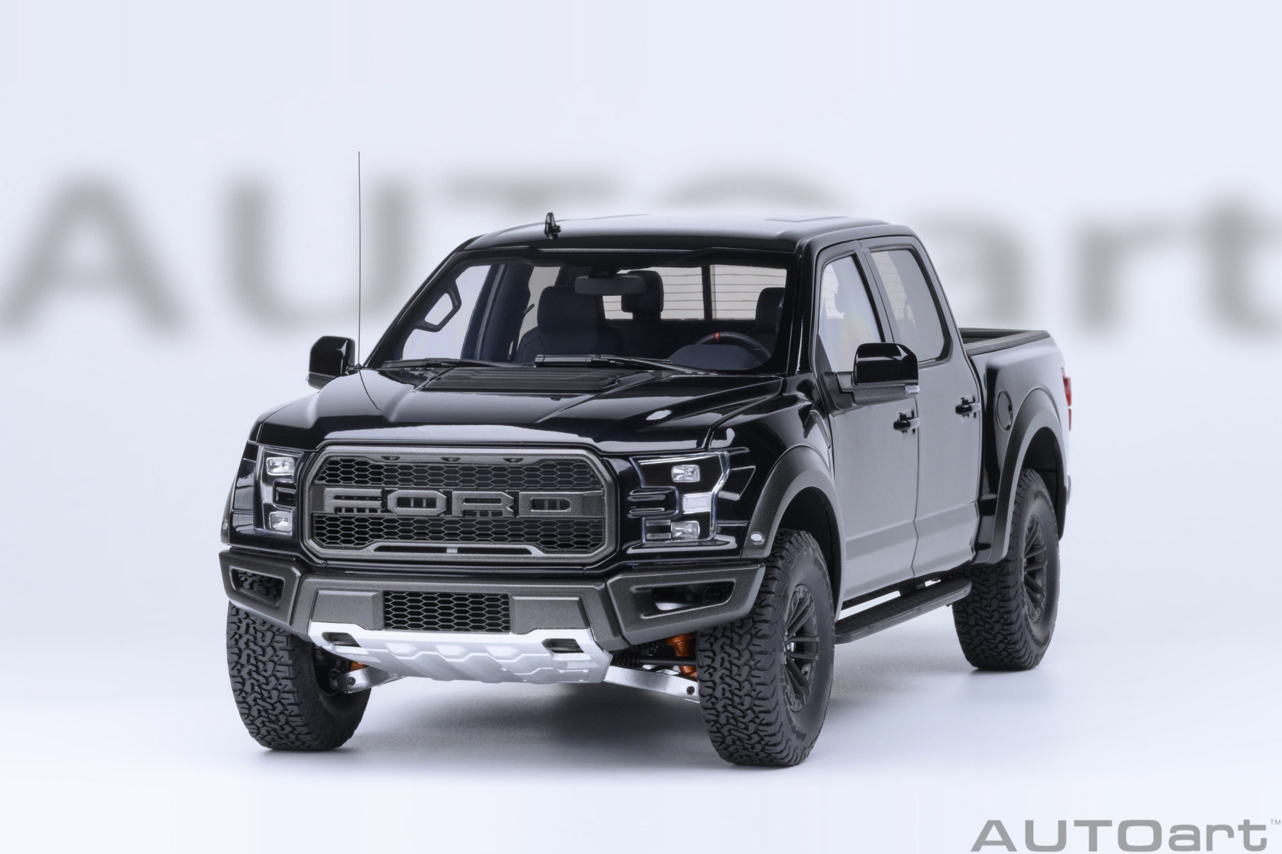AutoArt 1:18-Ford F-150 Raptor Supercrew 2019 (Agate Black) AA72947