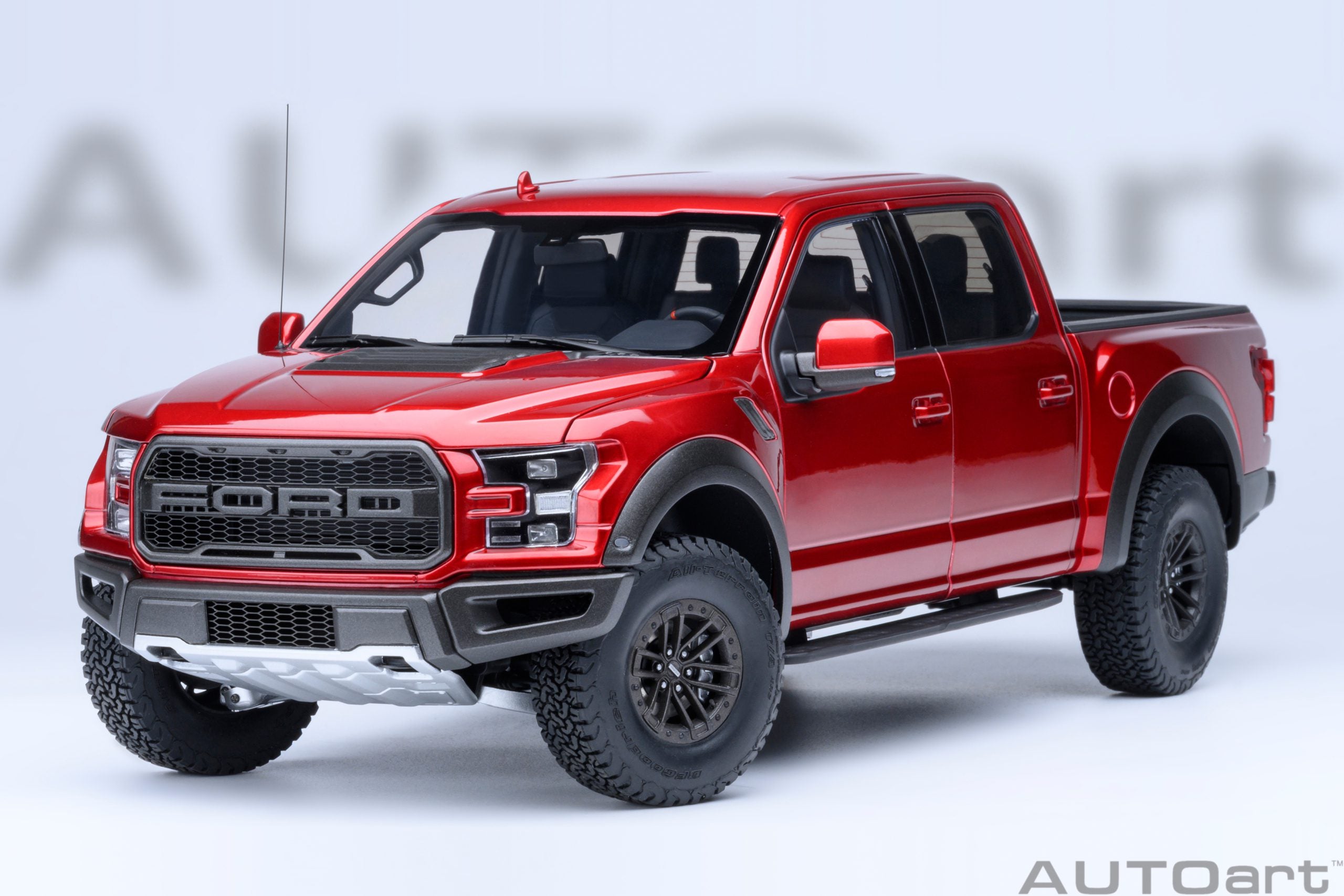 AutoArt 1:18-Ford F-150 Raptor Supercrew 2019 (Ruby Red) AA72948