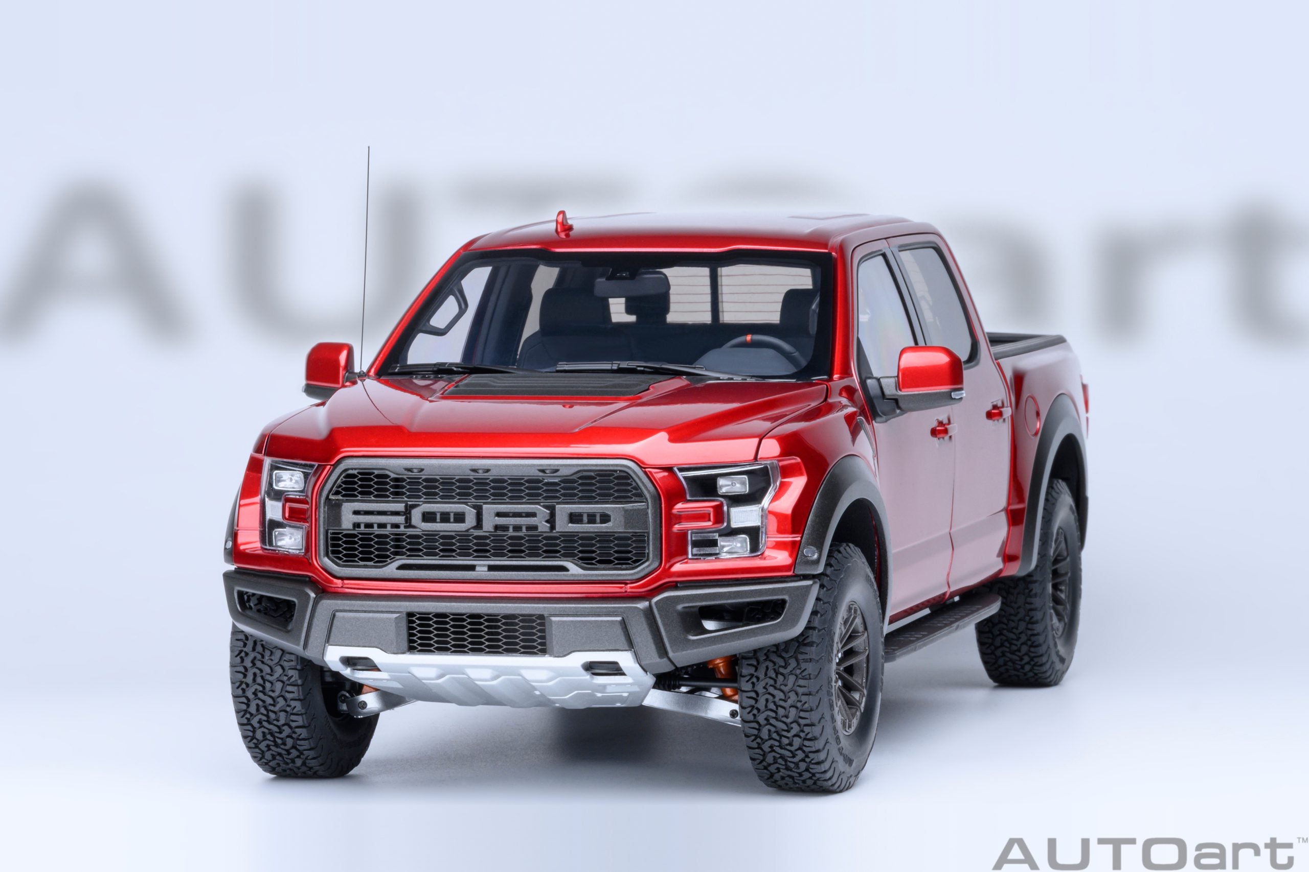 AutoArt 1:18-Ford F-150 Raptor Supercrew 2019 (Ruby Red) AA72948