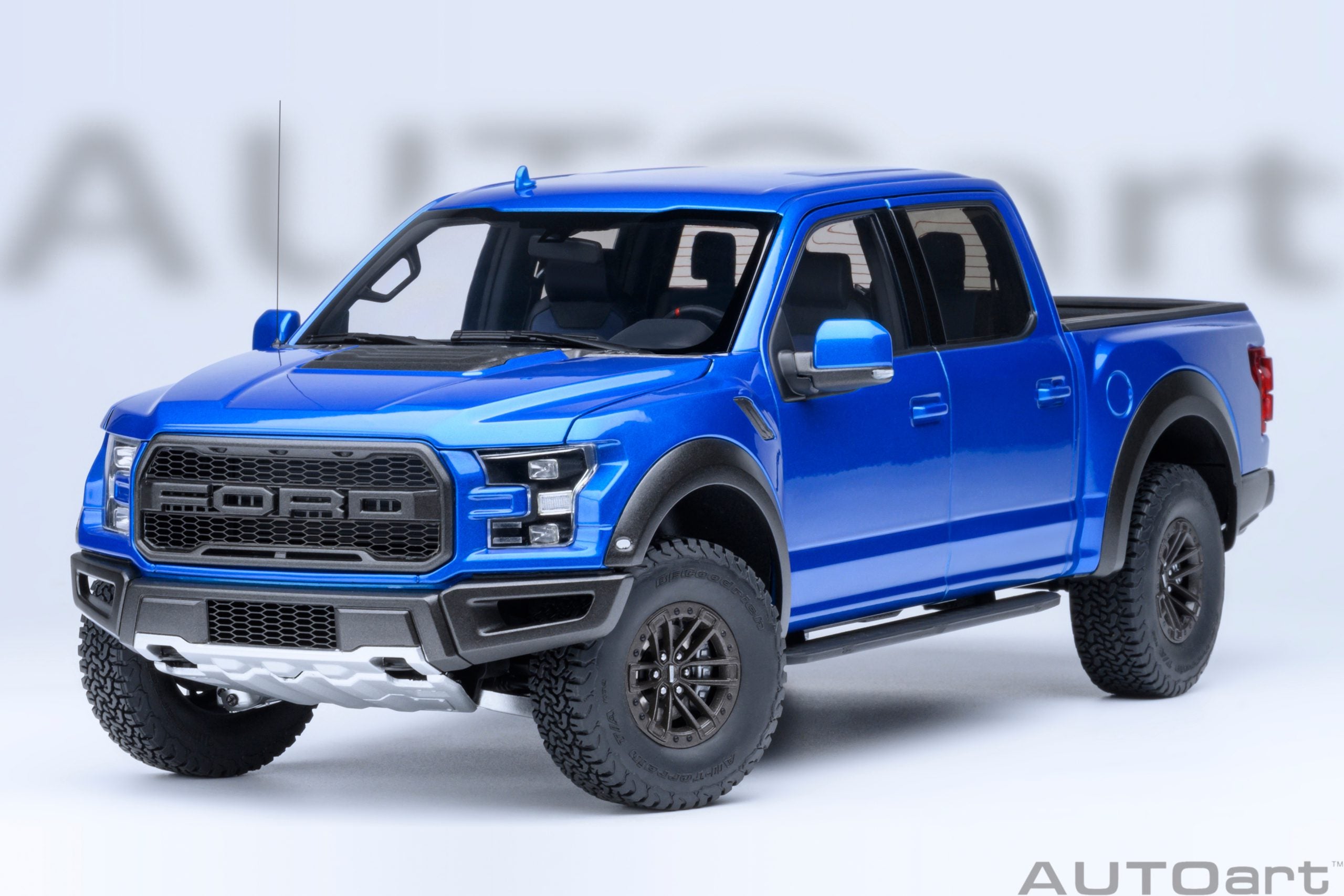 AutoArt 1:18-Ford F-150 Raptor Supercrew 2019 (Velocity Blue) AA72949