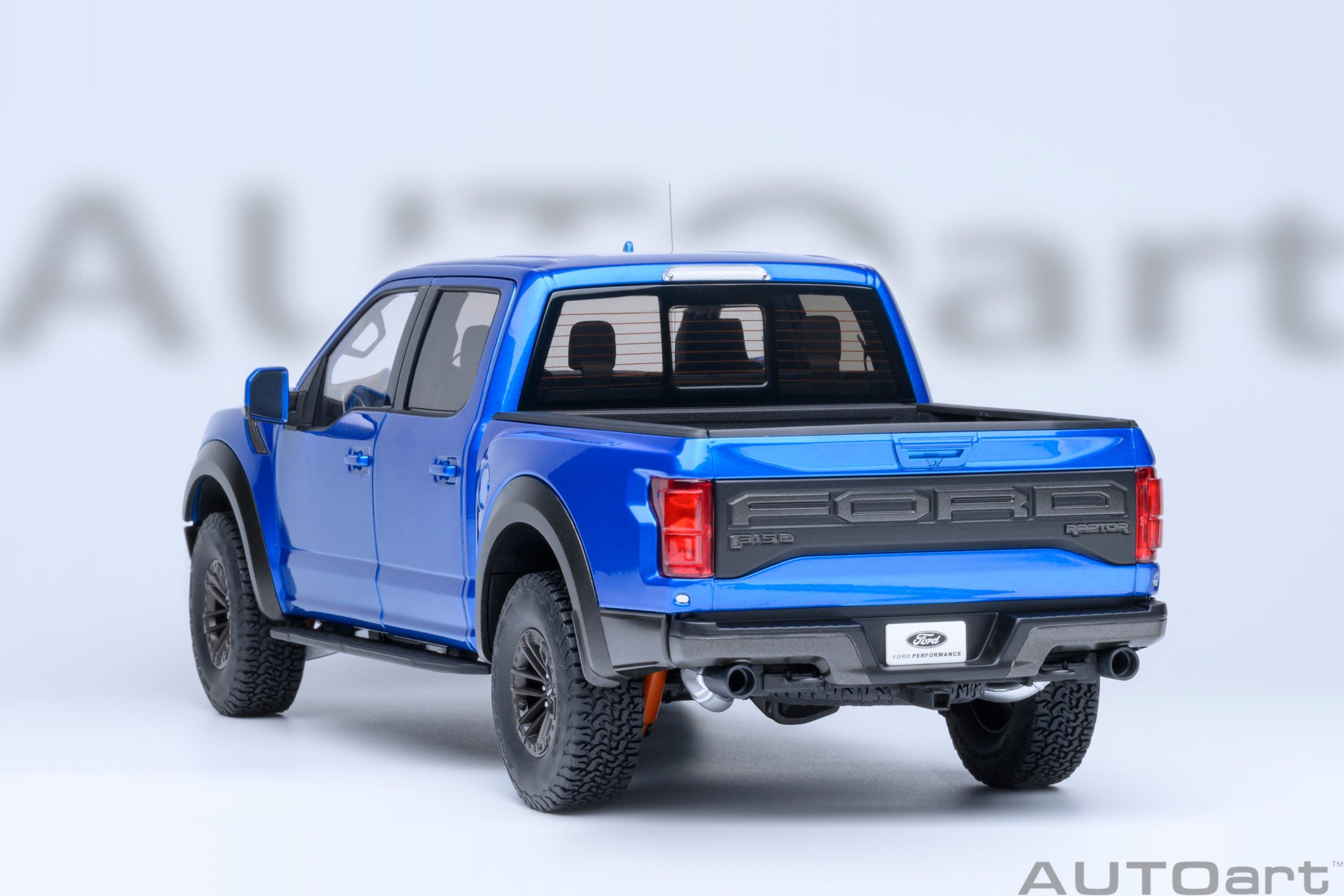 AutoArt 1:18-Ford F-150 Raptor Supercrew 2019 (Velocity Blue) AA72949