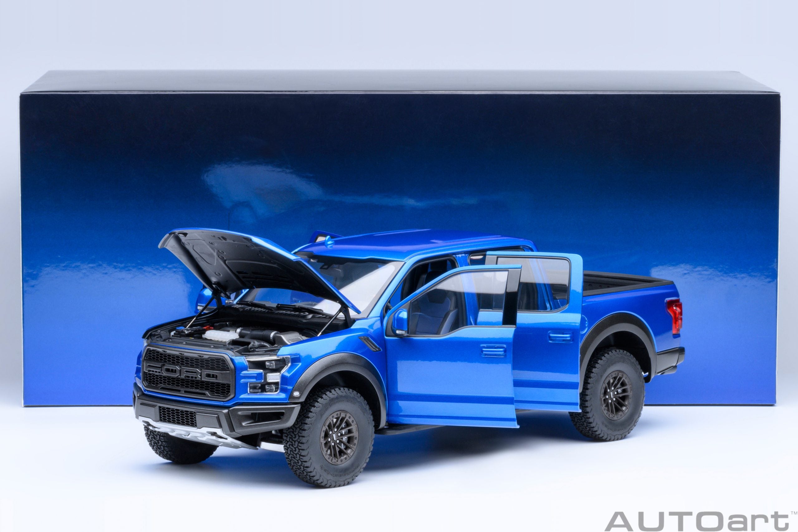 AutoArt 1:18-Ford F-150 Raptor Supercrew 2019 (Velocity Blue) AA72949