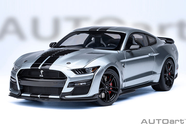 AutoArt 1:18- FORD MUSTANG SHELBY GT500 (ICONIC SILVER) AA73096