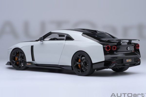 Nissan GT-R50 by Italdesign (Metallic White/Black)