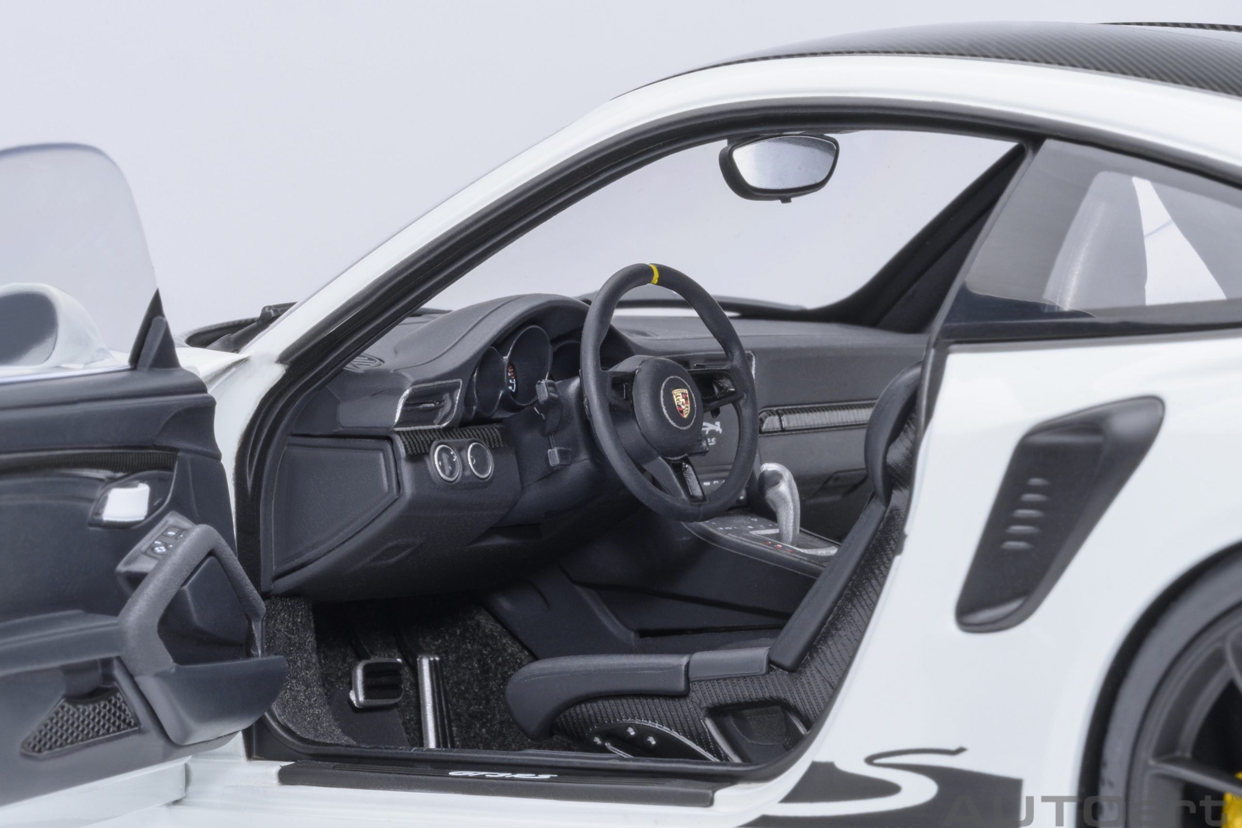 AutoArt 1:18-Porsche 911 (991.2) GT3 RS Weissach Package (White) AA78176
