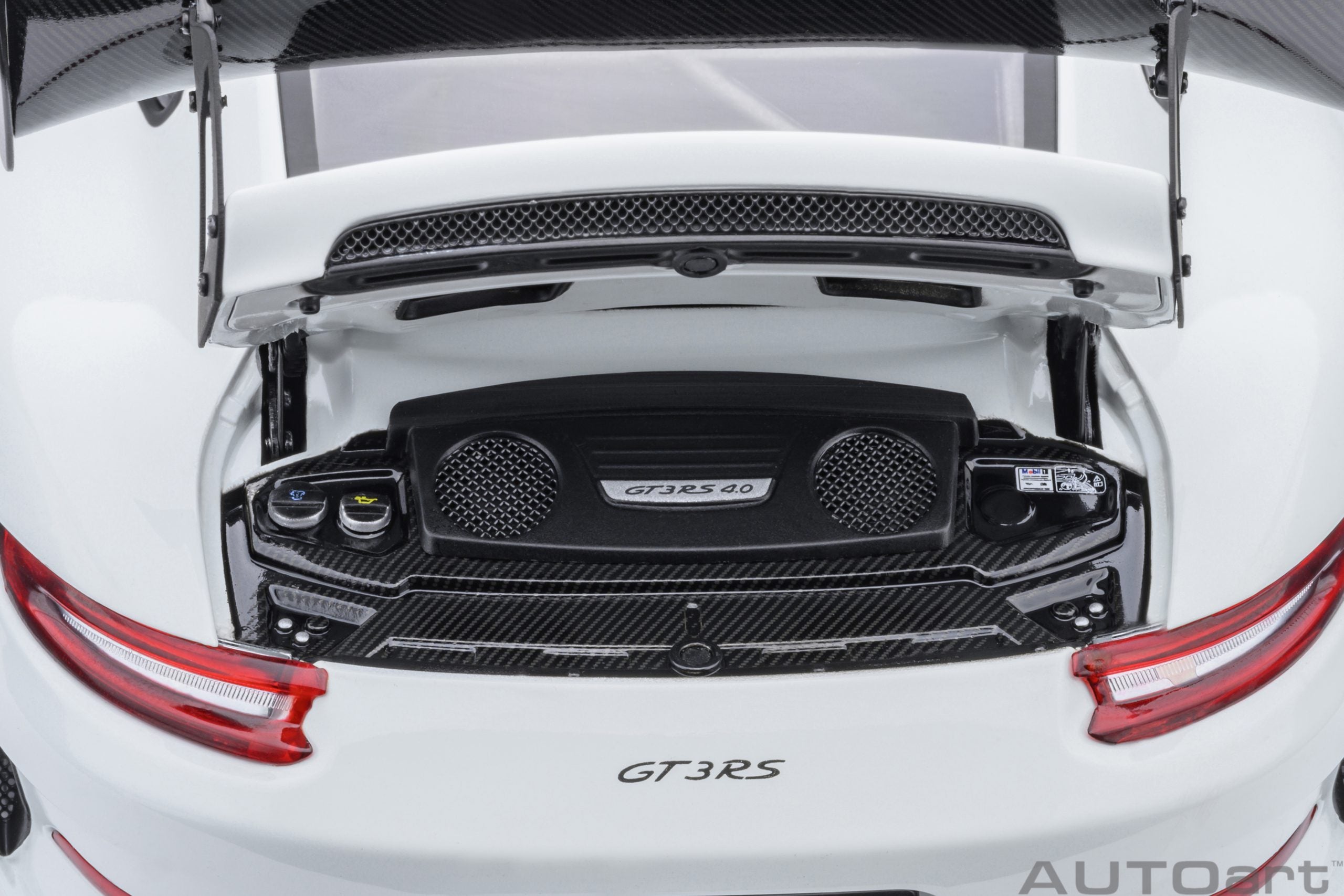 AutoArt 1:18-Porsche 911 (991.2) GT3 RS Weissach Package (White) AA78176