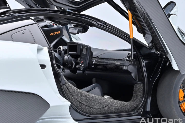 AUTOart 1:18 McLaren Senna GTR – Blanc Silica – AA81953