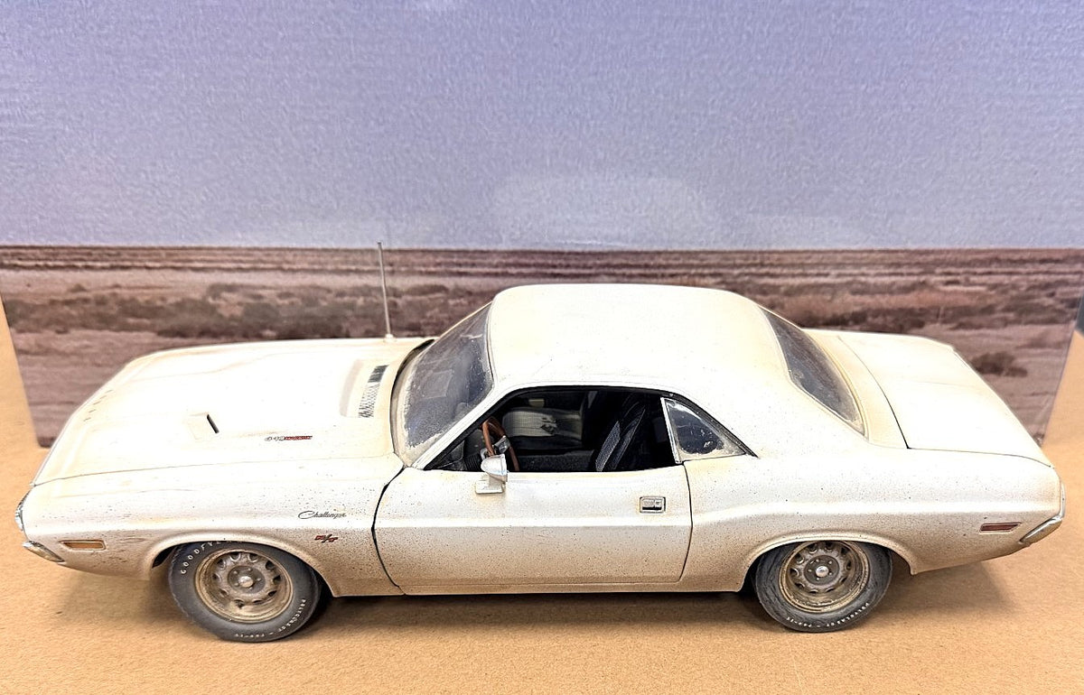 (PRE-ORDER 2027) YCID 45D- 1970 Dodge Challenger R/T, Vanishing Point Dirty Version