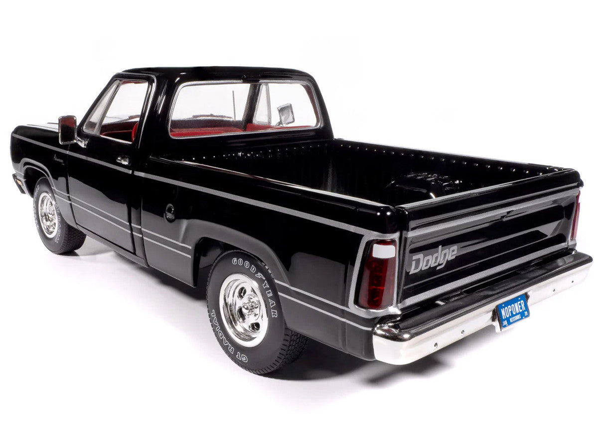 1979 Dodge Adventurer Sweptline (Noir/Black)