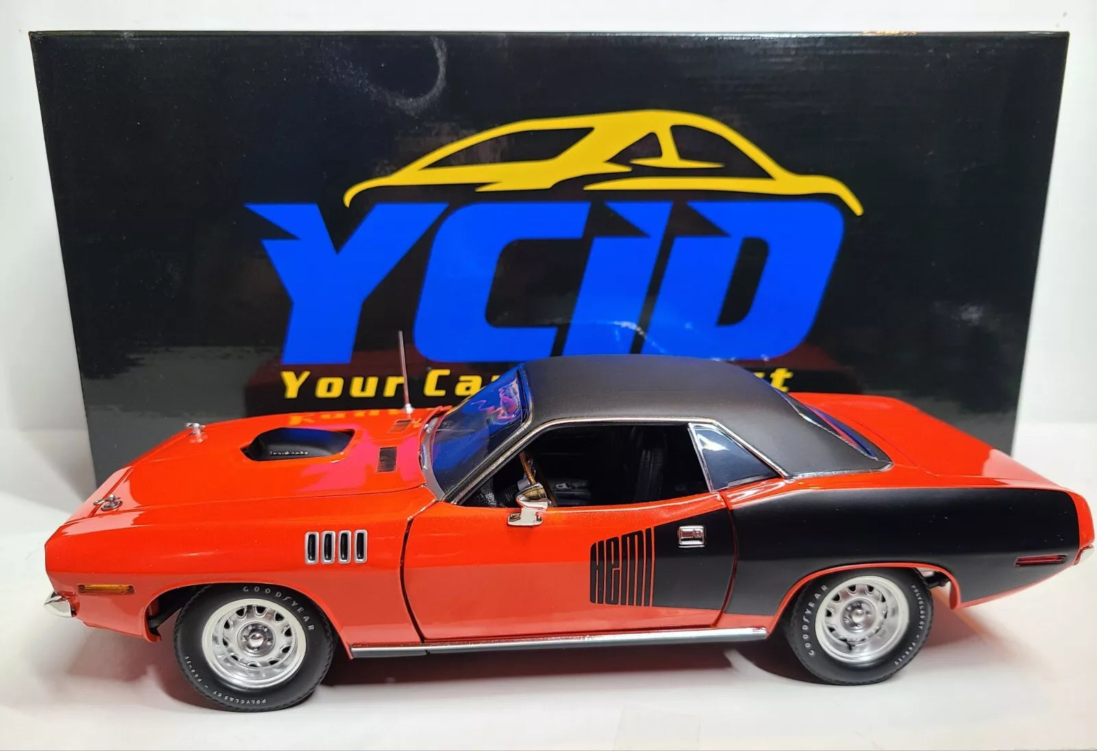 1971 PLYMOUTH HEMI CUDA, COUPE, BILLBOARD/VINYL TOP, Rally Wheels (Limitée à 150 unités seulement-Limited to 150 units only)