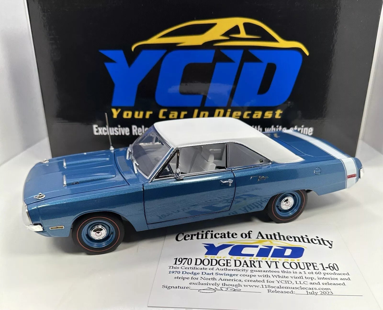 1970 DODGE DART SWINGER Vinyl Top/White Stripe (Limitée à 60