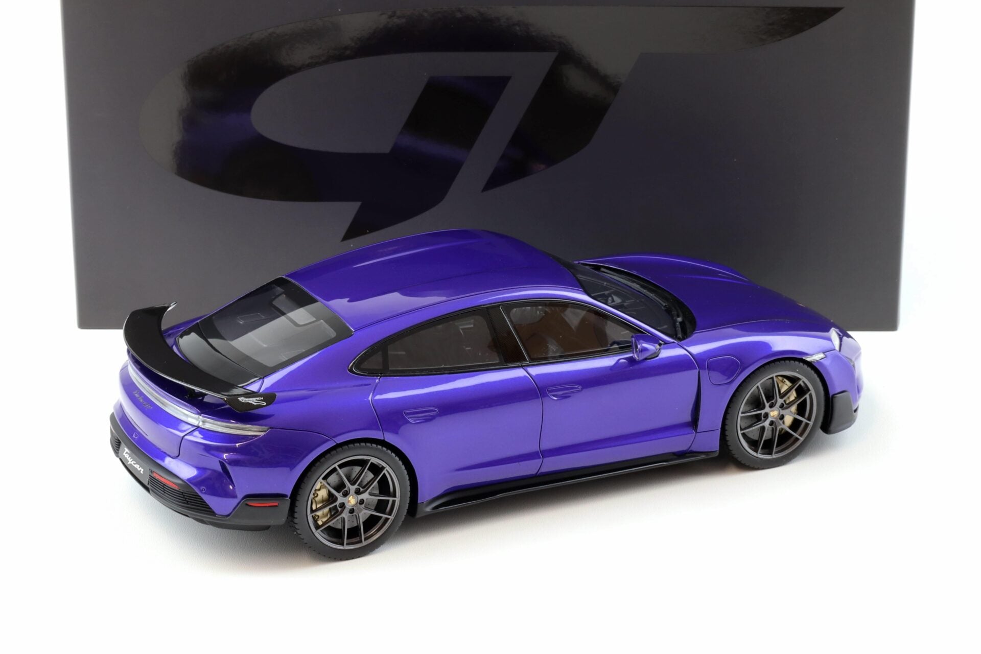 PORSCHE TAYCAN TURBO GT PURPLE SKY METALLIC 202