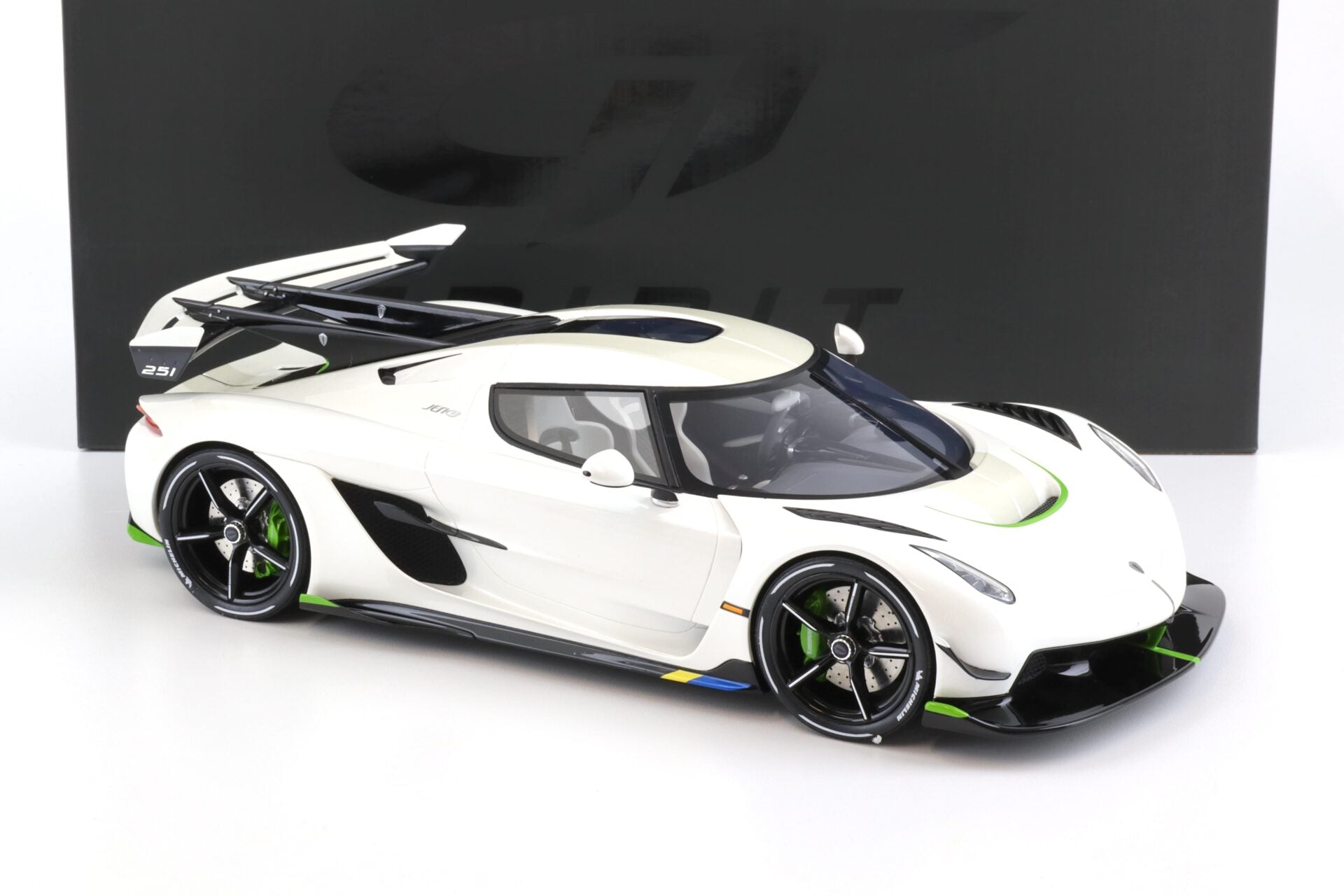 GT SPIRIT (1:12)-2019 KOENIGSEGG JESKO CRYSTAL
