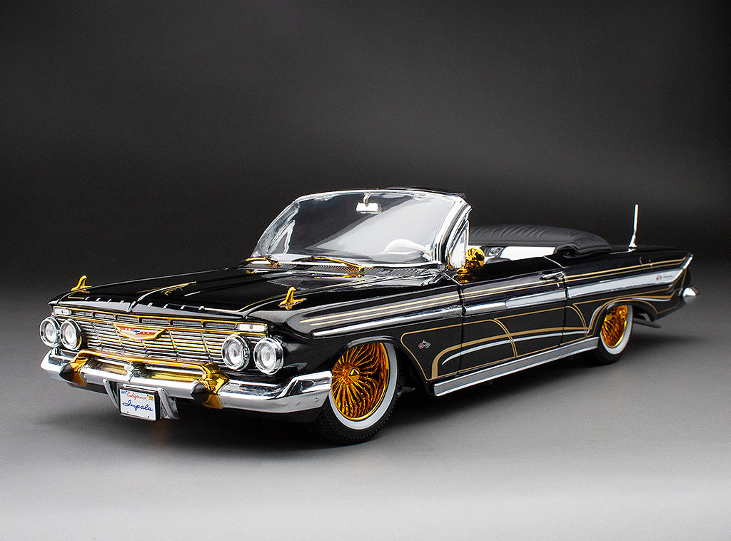 (BLACK-NOIR) 1961 Chevrolet Impala Open Convertilbe Lowrider (with movable suspension)
